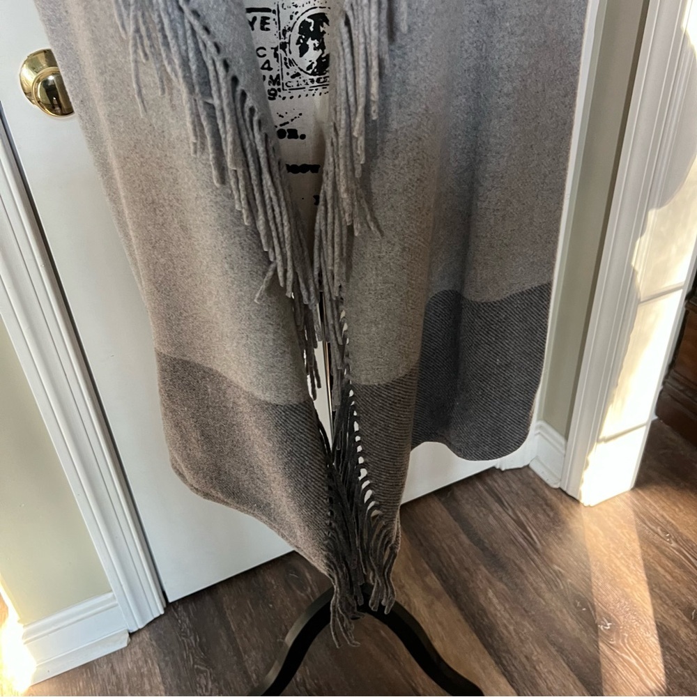 Vineyards vines wool fringe blanket vest draped front size xl plus gray winter - Picture 4 of 12